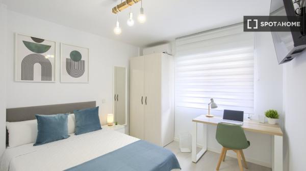 Habitación en piso compartido en alquiler en Getafe, Madrid.