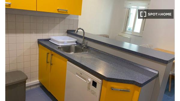 Room in shared flat for rent, Salamanca, Spain