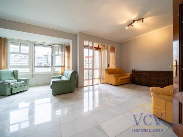 Piso en plaza de los Luceros