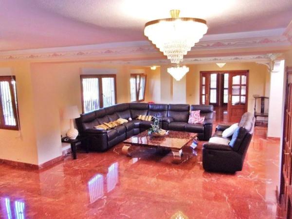 Casa independiente en calle Salvador García Muñoz