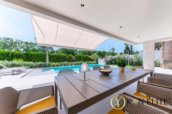 Casa independiente en calle de los Hermanos Álvarez Quintero