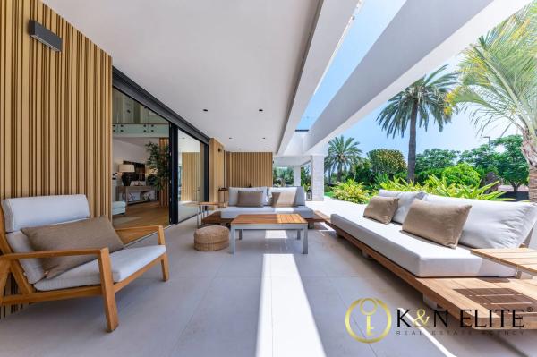 Casa independiente en calle de los Hermanos Álvarez Quintero