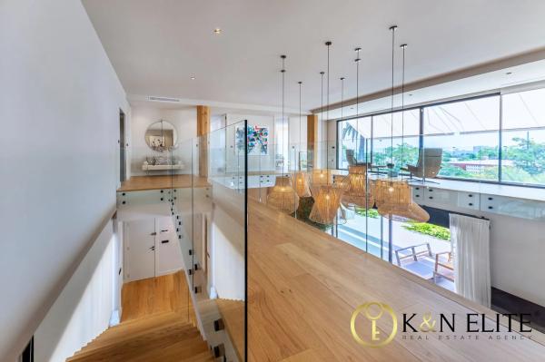 Casa independiente en calle de los Hermanos Álvarez Quintero