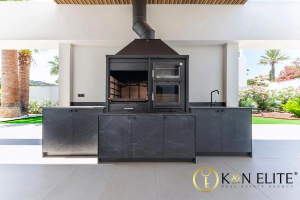 Casa independiente en calle de los Hermanos Álvarez Quintero