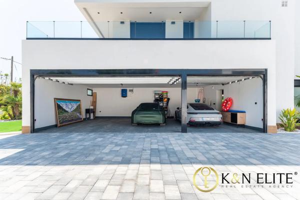 Casa independiente en calle de los Hermanos Álvarez Quintero