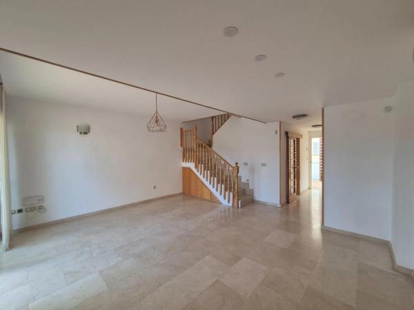 Dúplex en avenida Pintor Fernando Soria