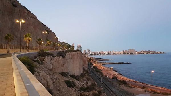 Estudio en avenida de Villajoyosa, 97