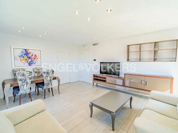 Piso en avenida Artista Remigio Soler López, 9