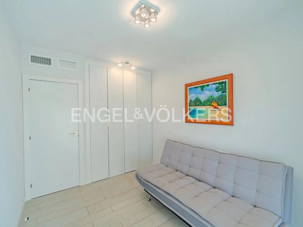 Piso en avenida Artista Remigio Soler López, 9