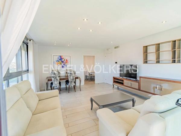 Piso en avenida Artista Remigio Soler López, 9