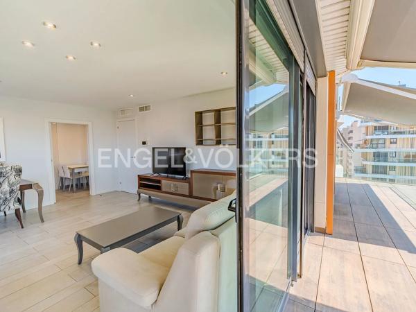 Piso en avenida Artista Remigio Soler López, 9