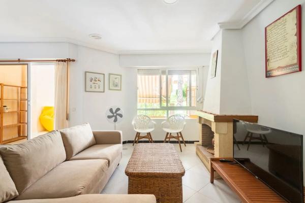 Chalet adosado en calle Atún, 1