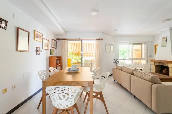 Chalet adosado en calle Atún, 1