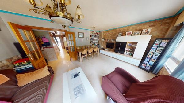 Chalet adosado en calle Ceuta