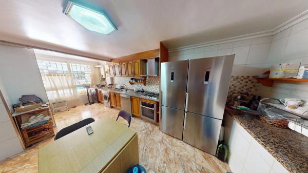 Chalet adosado en calle Ceuta