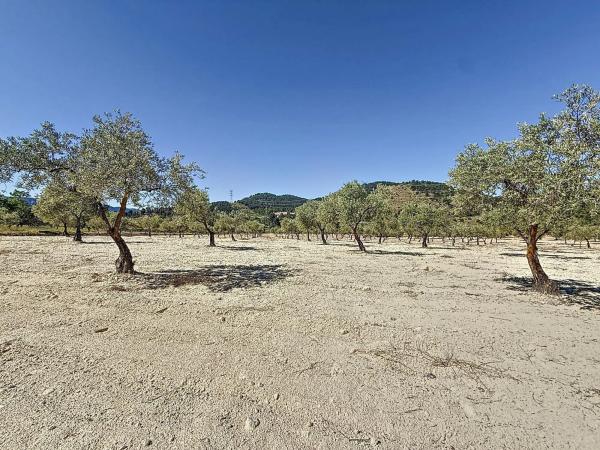 Terreno en via Sense Nom, 11