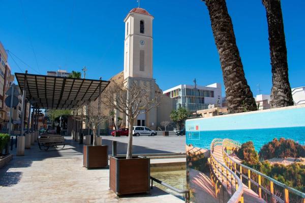 Terreno en calle Gabriel Celaya, 12