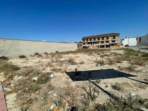 Terreno en calle Joaquin Gomez Juan