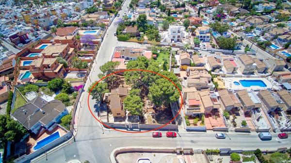 Terreno en calle Campoamor