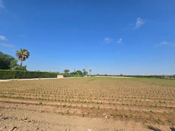 Terreno en via Sense Nom