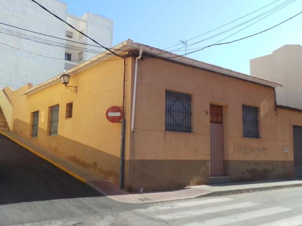 Terreno en calle de Jacinto Benavente, 8