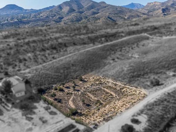 Terreno en calle Hacienda, 16 -22