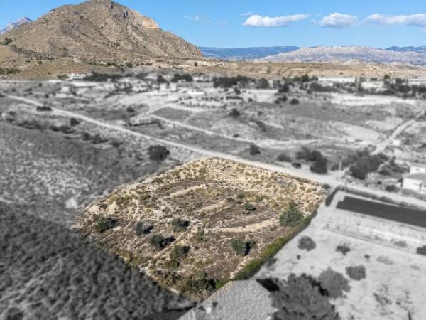 Terreno en calle Hacienda, 16 -22