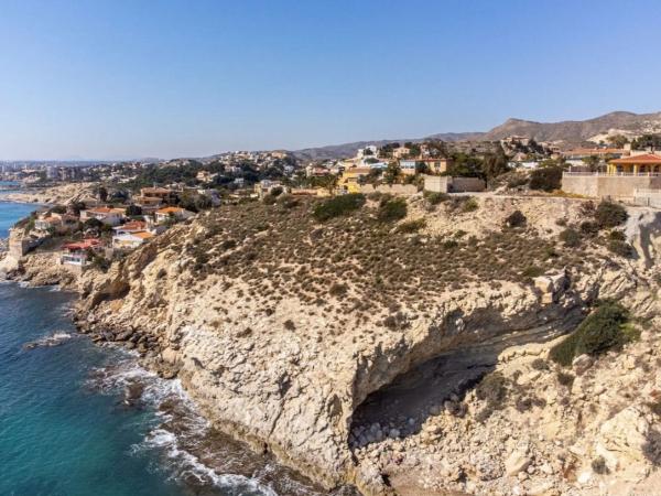 Terreno en calle de la Nucía, 85 -91