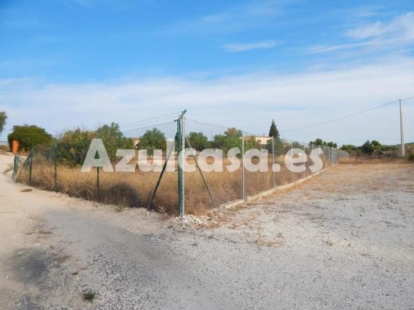 Terreno en calle Mar Tirreno