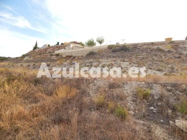 Terreno en calle Mar Tirreno