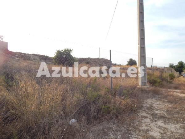 Terreno en calle Mar Tirreno