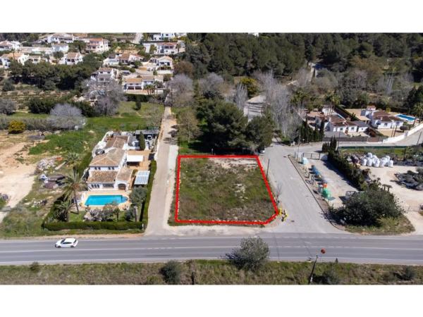 Terreno en Partida Comunes-Adsubia