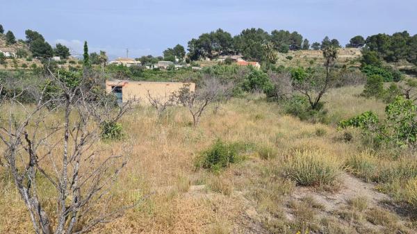 Terreno en via Sense Nom