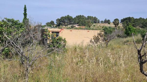 Terreno en via Sense Nom