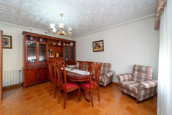 Casa independiente en avenida Villena