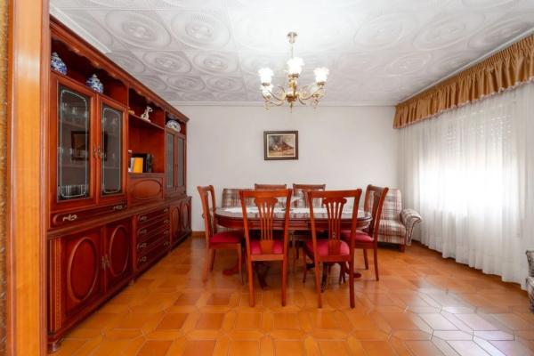 Casa independiente en avenida Villena