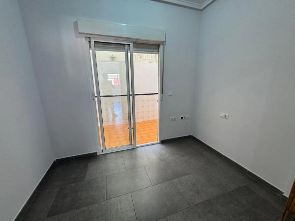 Piso en calle Manuel Follana, 2