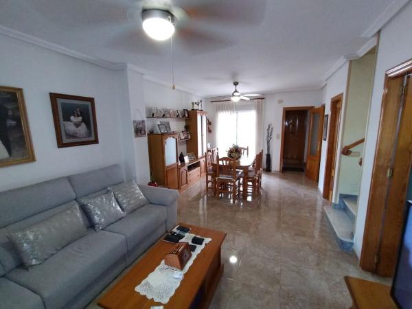 Chalet adosado en calle Miguel Hernández