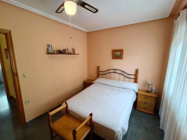 Chalet adosado en calle Miguel Hernández