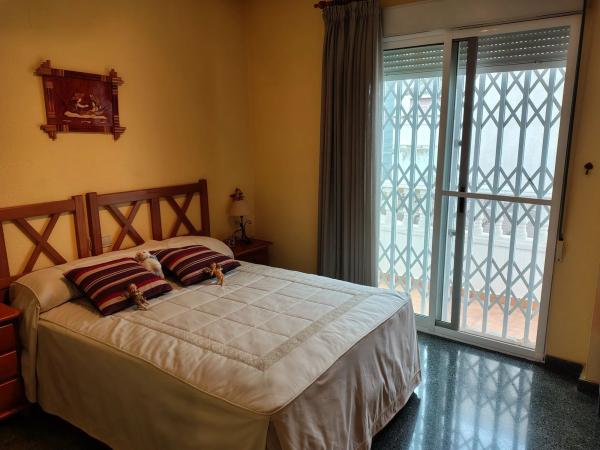 Chalet adosado en calle Miguel Hernández