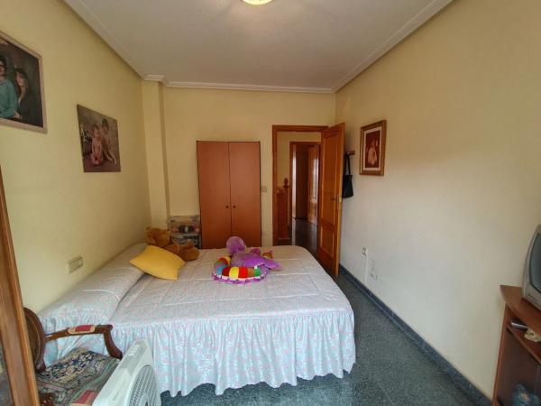 Chalet adosado en calle Miguel Hernández