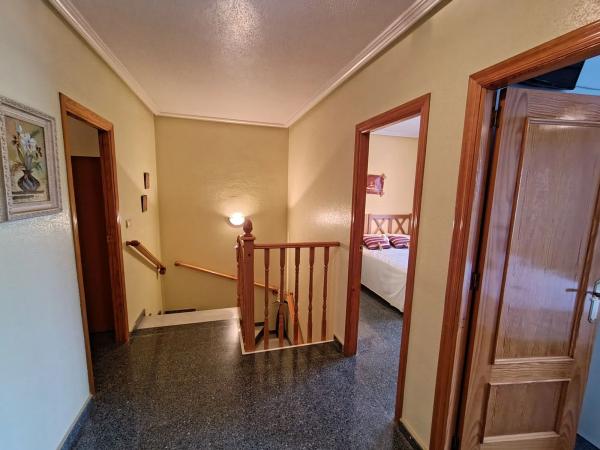 Chalet adosado en calle Miguel Hernández