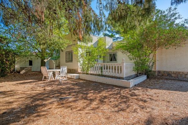 Chalet en Partida Camino Alamico, 998