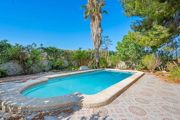 Chalet en Partida Camino Alamico, 998