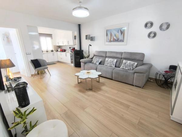 Chalet adosado en calle Farah Diva s/n