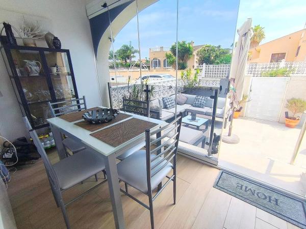 Chalet adosado en calle Farah Diva s/n