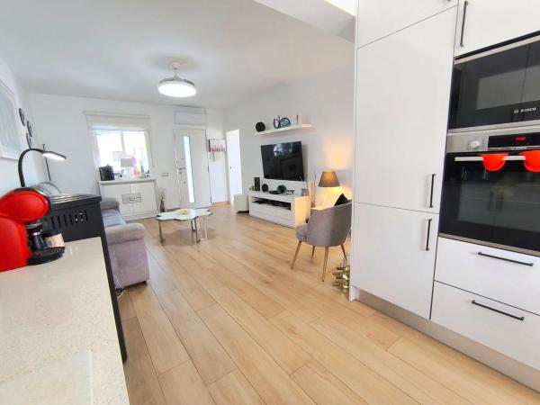 Chalet adosado en calle Farah Diva s/n