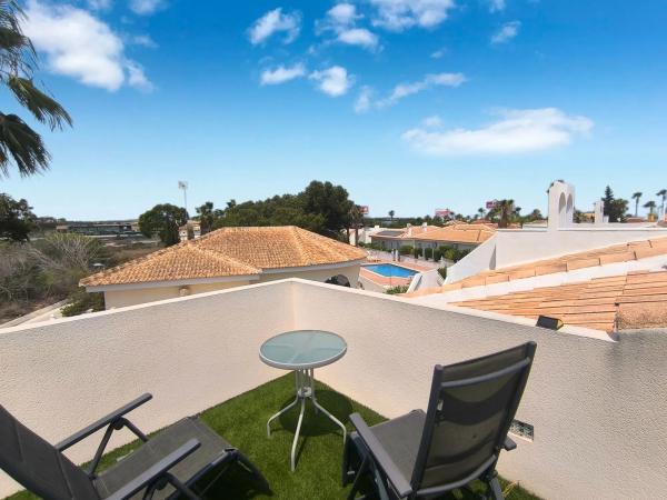 Chalet adosado en calle Farah Diva s/n