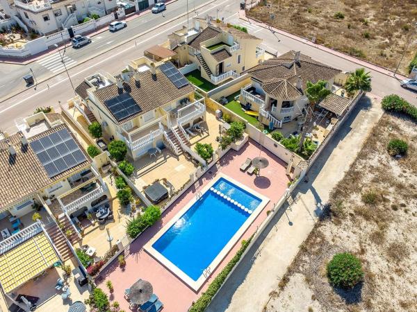 Chalet pareado en calle Sierra de Alcaraz