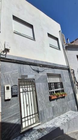 Casa independiente en calle Baja del Pozo